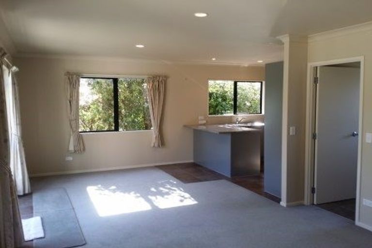 Photo of property in 14 Chablis Place, Henderson, Auckland, 0612
