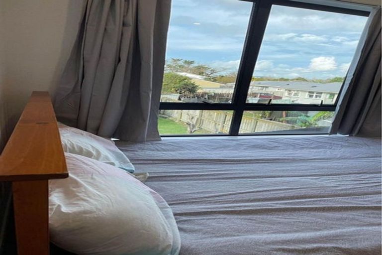 Photo of property in 16/5 Hikurangi Street, Te Atatu Peninsula, Auckland, 0610
