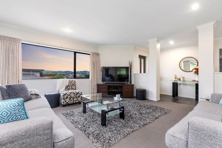 Photo of property in 8 Dumfries Place, Pyes Pa, Tauranga, 3112