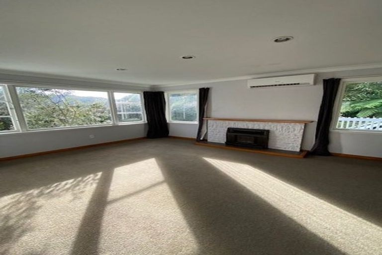 Photo of property in 19 Mahoe Street, Tawa, Wellington, 5028