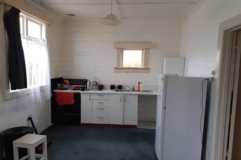 Photo of property in 1-2/8 Dahlia Street, Palmerston North, 4410