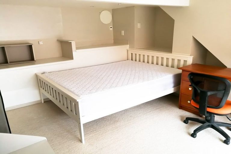 Photo of property in 1/56 Roberts Road, Glenfield, Auckland, 0629