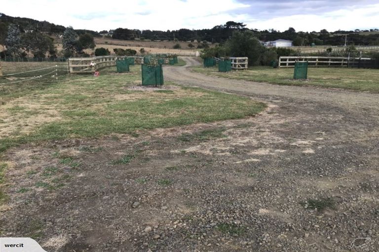 Photo of property in 245a Muriwai Valley Road, Muriwai, Waimauku, 0881