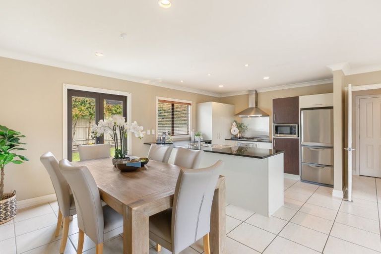 Photo of property in 11 Dunvegan Rise, East Tamaki Heights, Auckland, 2016