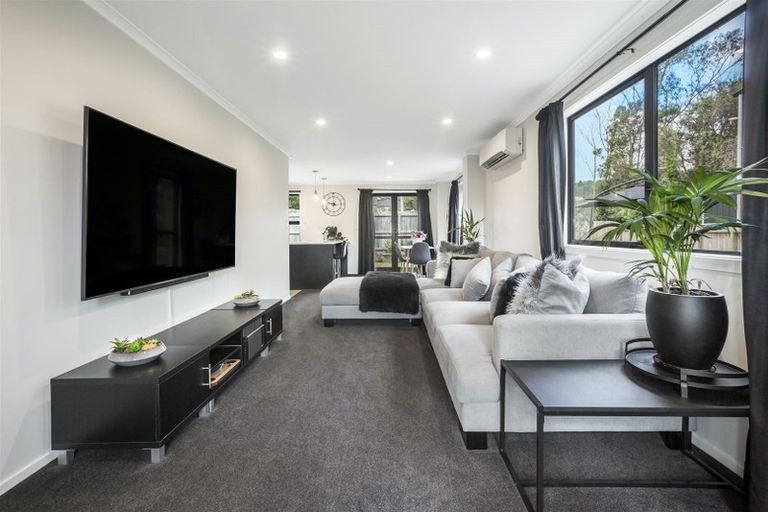 Photo of property in 1e Breakwater Way, Whitby, Porirua, 5024