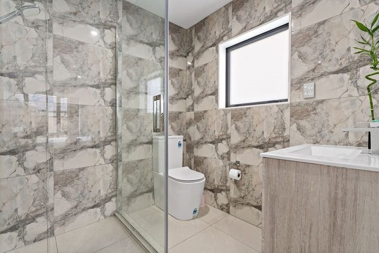 Photo of property in 12 Koroheke Road, Takanini, 2110