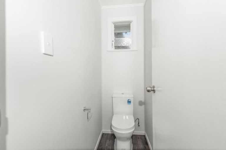 Photo of property in 4 Sexton Place, Manurewa East, Auckland, 2102