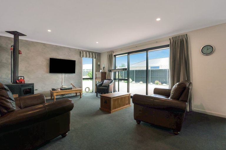 Photo of property in 21 Whiteoak Grove, Tinwald, Ashburton, 7700