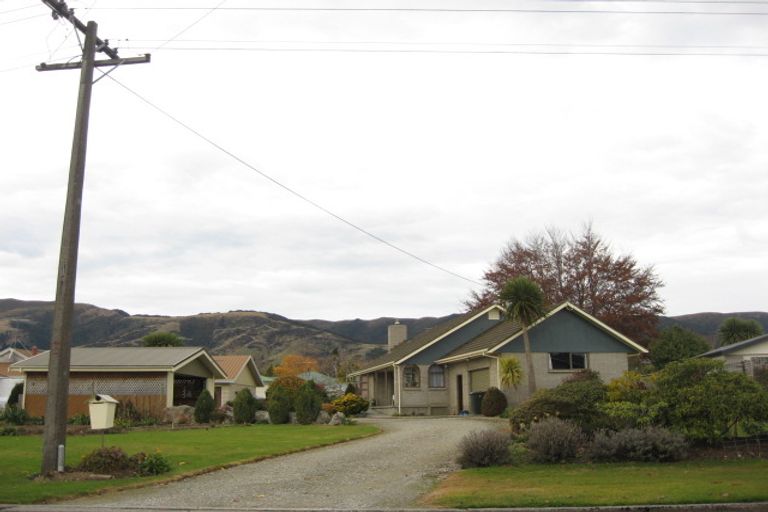 Photo of property in 2 Pine Street, Tapanui, 9522