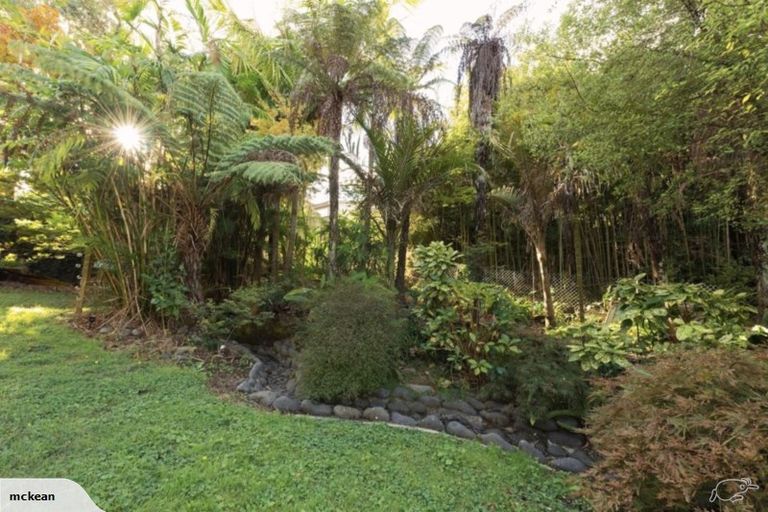 Photo of property in 117 East Coast Road, Castor Bay, Auckland, 0620