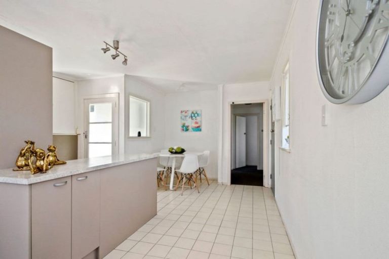 Photo of property in 102 Dominion Road, Papakura, 2110