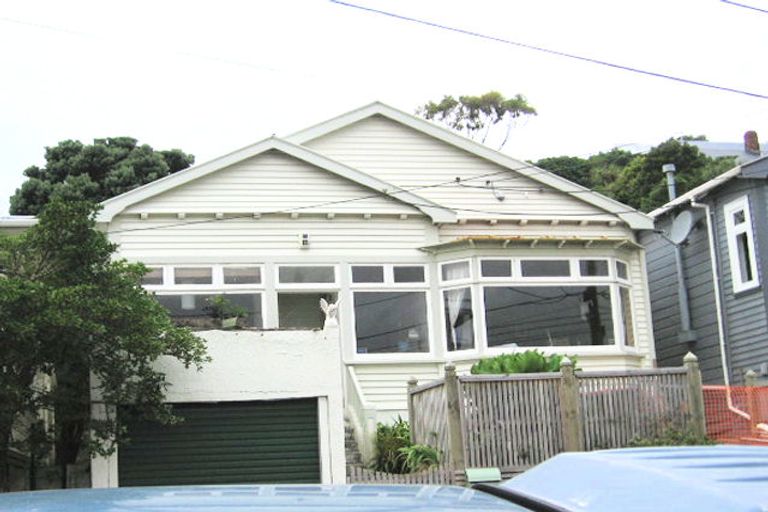 Photo of property in 17 Princess Terrace, Newtown, Wellington, 6021