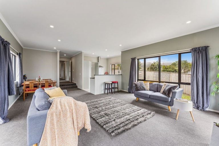 Photo of property in 29 James Nairn Grove, Riverstone Terraces, Upper Hutt, 5018