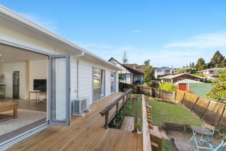 Photo of property in 1/10 Bryers Place, Bayview, Auckland, 0629
