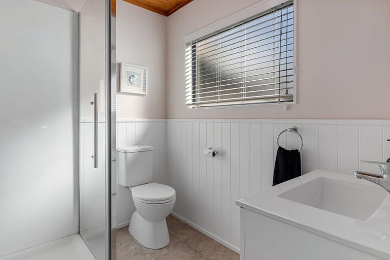 Photo of property in 28 Webb Place, Papamoa Beach, Papamoa, 3118