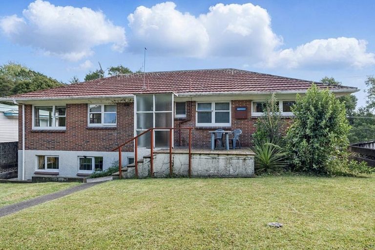 Photo of property in 18 Millbrook Road, Henderson, Auckland, 0612