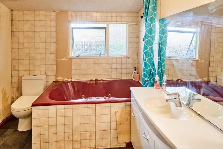 Photo of property in 107 Seddon Street, Naenae, Lower Hutt, 5011