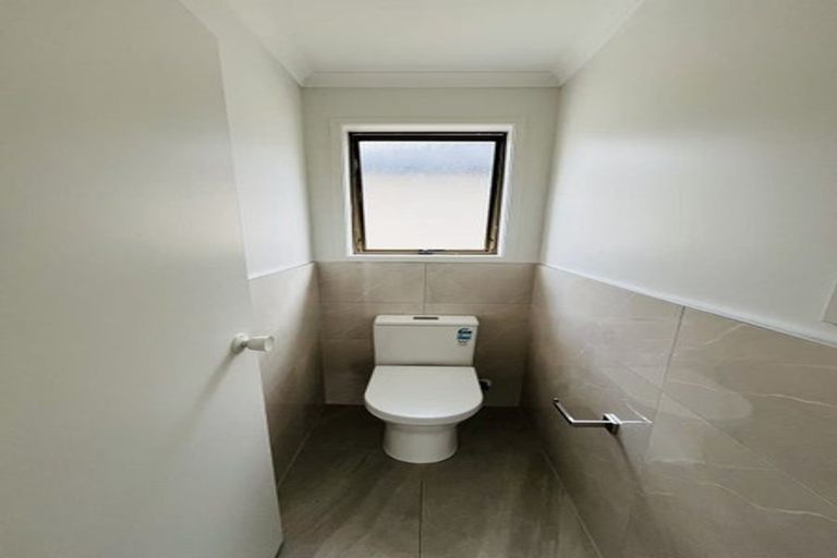 Photo of property in 15 Aronia Way, Goodwood Heights, Auckland, 2105