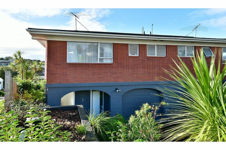 Photo of property in 18a Tower Hill, Stanmore Bay, Whangaparaoa, 0930