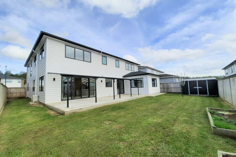 Photo of property in 11 Drumbuoy Drive, Flat Bush, Auckland, 2019