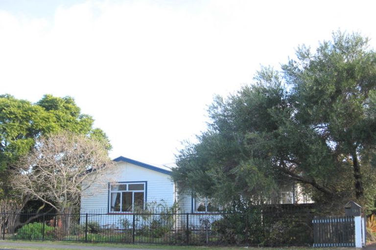 Photo of property in 72a Church Road, Taradale, Napier, 4112
