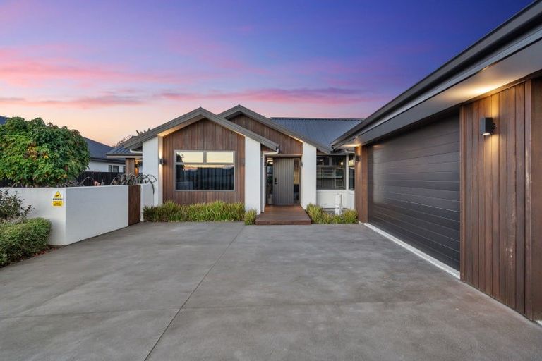 Photo of property in 8 Rosemary Place, Stoke, Nelson, 7011