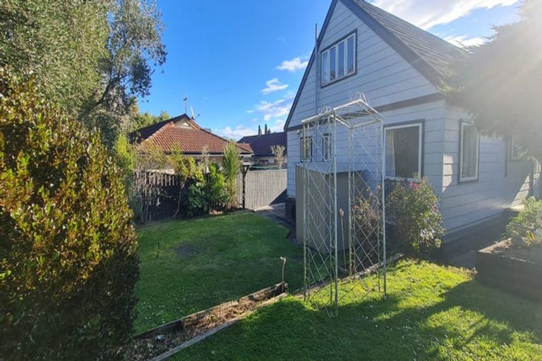 Photo of property in 11 Shortland Place, Havelock North, 4130