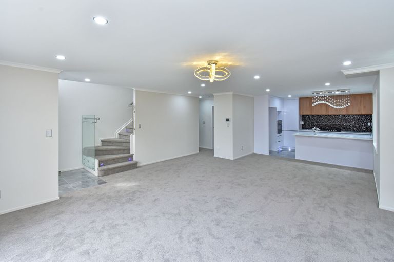 Photo of property in 56b Cambridge Terrace, Papatoetoe, Auckland, 2025