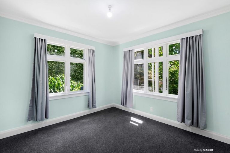 Photo of property in 12 Manley Terrace, Newtown, Wellington, 6021