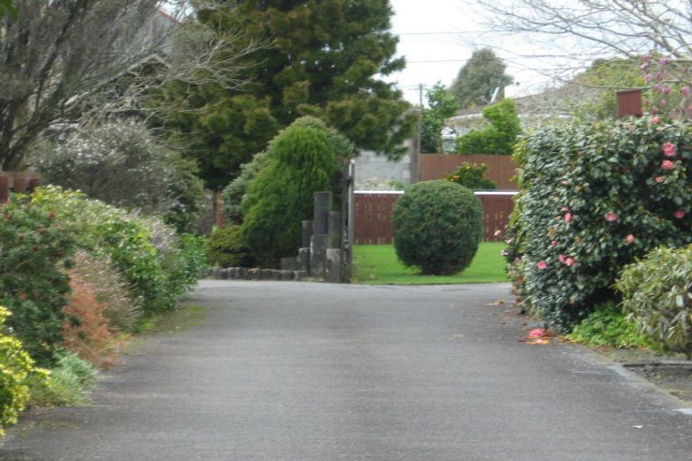 Photo of property in 7b Julian Place, Westown, New Plymouth, 4310