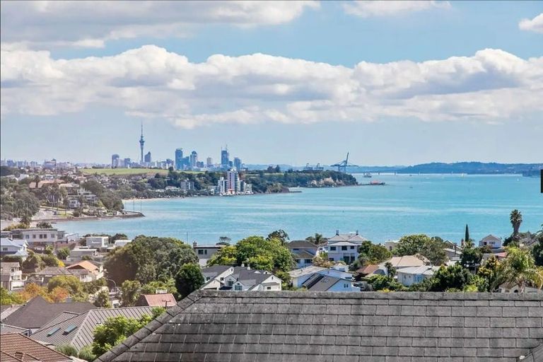 Photo of property in 2/25 Waimarie Street, Saint Heliers, Auckland, 1071