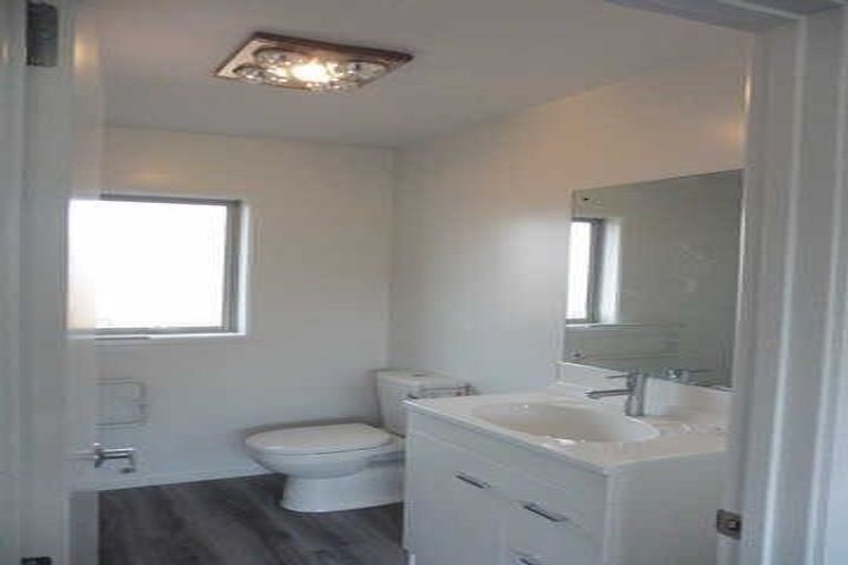 Photo of property in 8 Te Whariki Street, Marshland, Christchurch, 8083