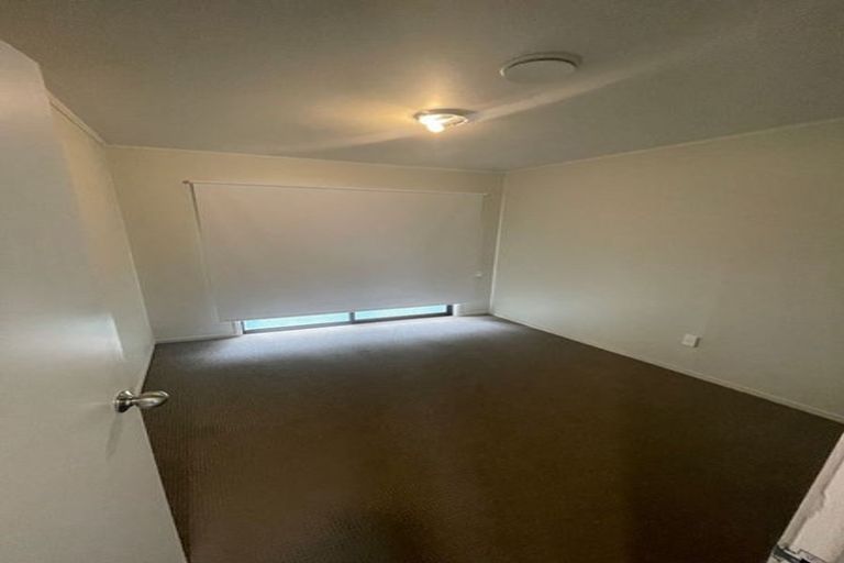 Photo of property in 9 Hamblyn Place, Ranui, Auckland, 0612