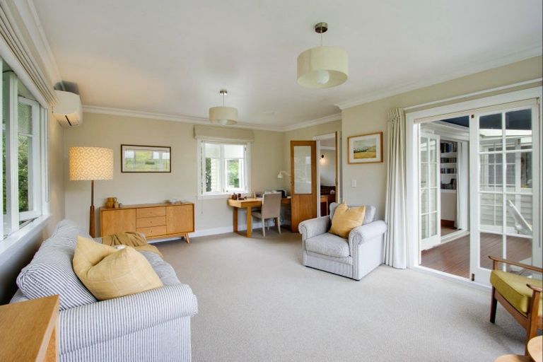 Photo of property in 26 Bowling Road, Greenmeadows, Napier, 4112