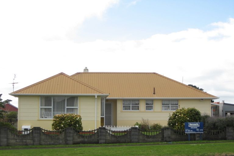 Photo of property in 88 Cracroft Street, Waitara, 4320