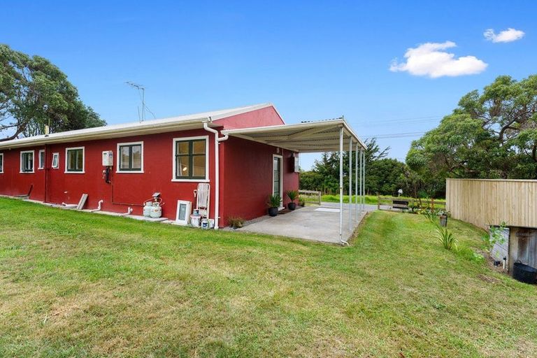 Photo of property in 323 Te Horo Beach Road, Te Horo Beach, Otaki, 5581