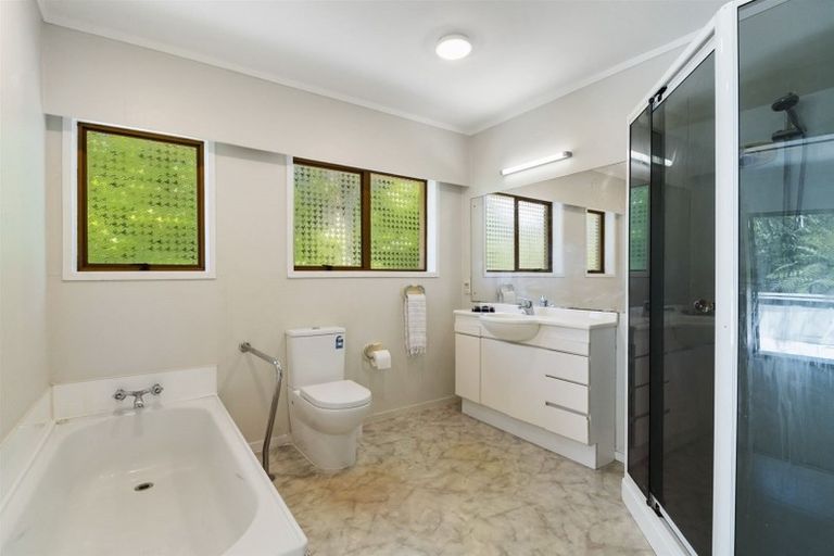 Photo of property in 17 Kororo Street, Northcote, Auckland, 0627