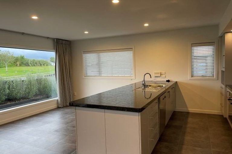 Photo of property in 1 Fender Close, Pyes Pa, Tauranga, 3112