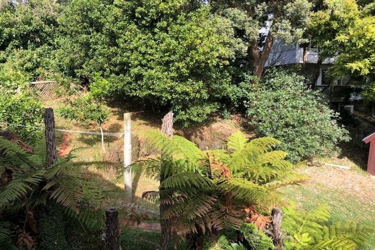 Photo of property in 4 Sispara Place, Beach Haven, Auckland, 0626