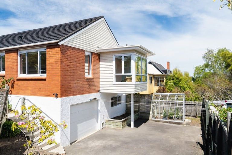 Photo of property in 16 Farquharson Street, Opoho, Dunedin, 9010