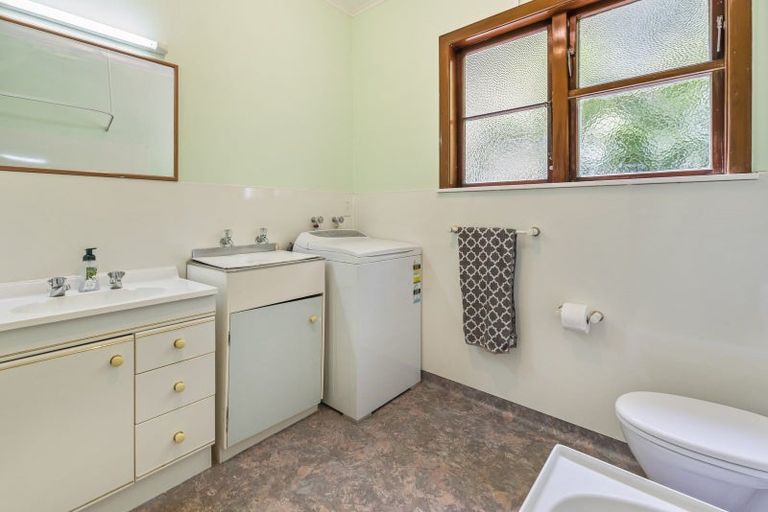 Photo of property in 28 Tannadyce Street, Strathmore Park, Wellington, 6022