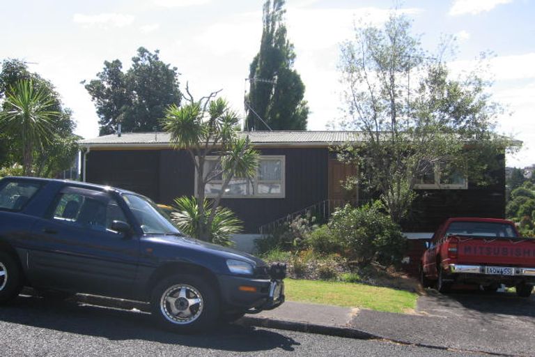Photo of property in 1/60 Marlborough Avenue, Glenfield, Auckland, 0629