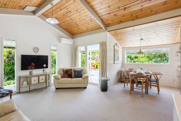 Photo of property in 12 Kowhai Grove, Waikanae, 5036