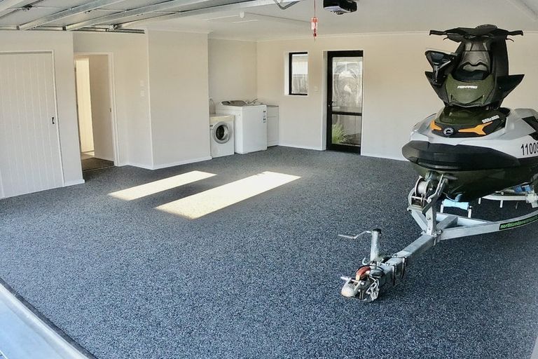 Photo of property in 3 Kihi Place, Ruakaka, 0116