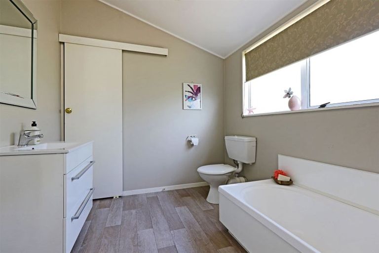 Photo of property in 2 Toop Street, Havelock North, 4130