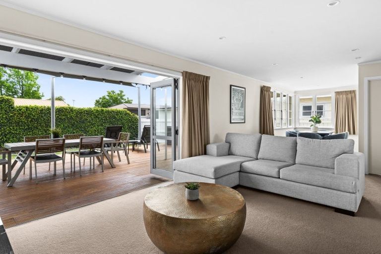 Photo of property in 104 Karaitiana Street, Frimley, Hastings, 4120