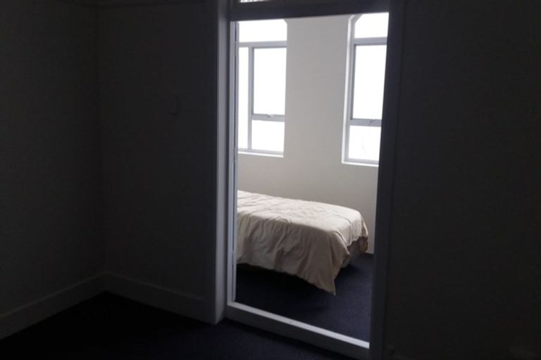 Photo of property in Devonport Apartments, 39/127 Saint Aubyn Street, New Plymouth, 4310