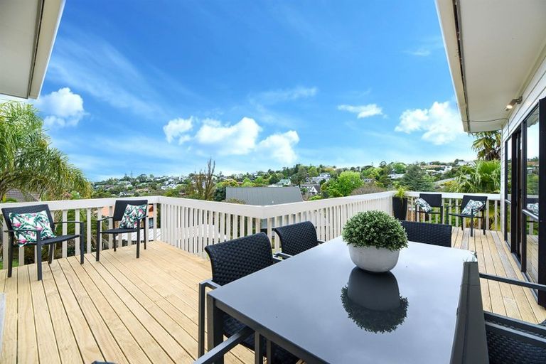 Photo of property in 8 Serrata Place, Browns Bay, Auckland, 0630