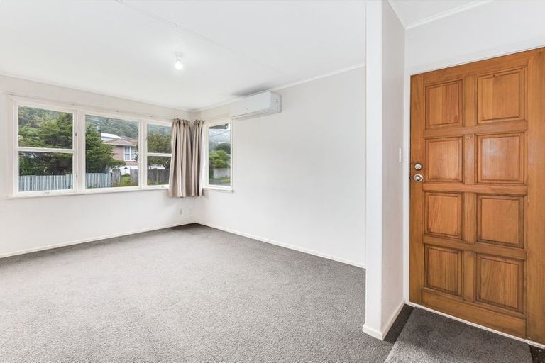 Photo of property in 171 Sievers Grove, Cannons Creek, Porirua, 5024