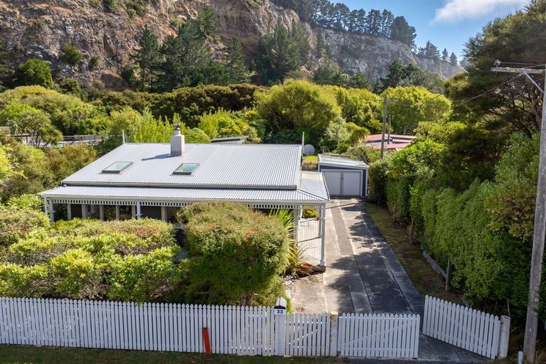 Photo of property in 33 Mihiwaka Road, Long Beach, Port Chalmers, 9081